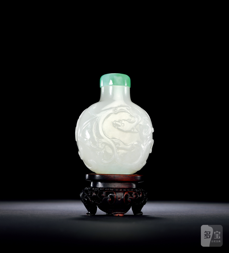清中期 白玉螭龙纹鼻烟壶带翡翠帽